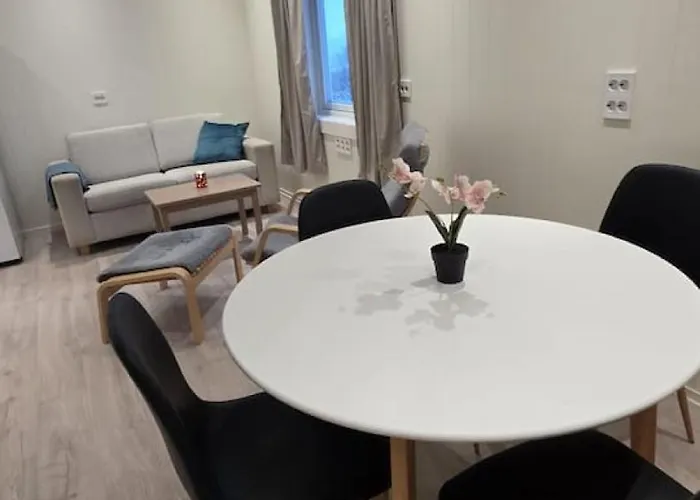 Arctic Nine - Nr 5 - On The Island Semesterbostad